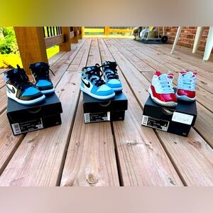 Toddler size 7c sneakers